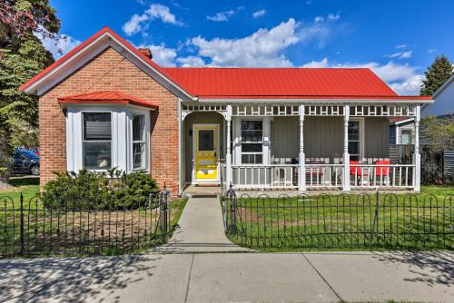 Chic Downtown Home w/Grill, Steps to Main Street!