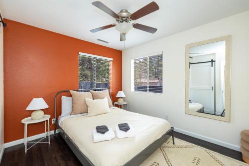 Chic Flagstaff Oasis: 5 Bedrooms & Fenced for Pets