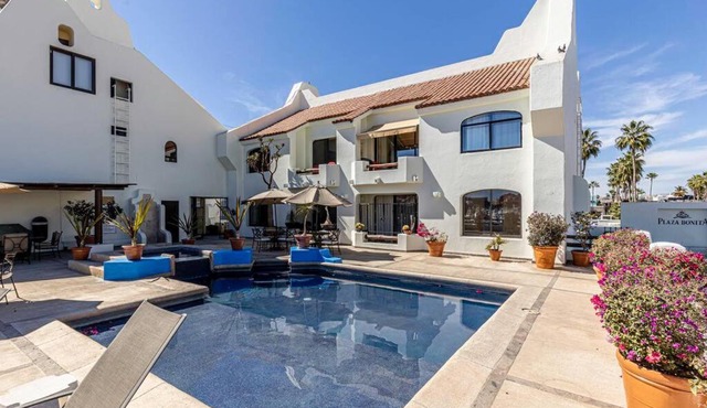Chic Marina 2BR condo with Pool Access