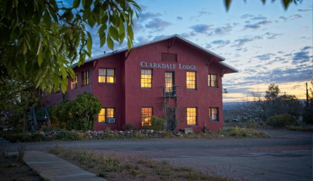 Clarkdale Lodge 208