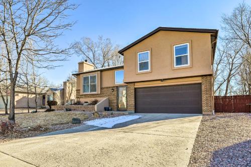 Colorado Springs House: 5 Mi to Downtown