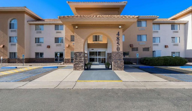 Comfort Inn & Suites near Kino Sports Complex