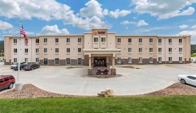 Comfort Inn & Suites Near Mt Rushmore