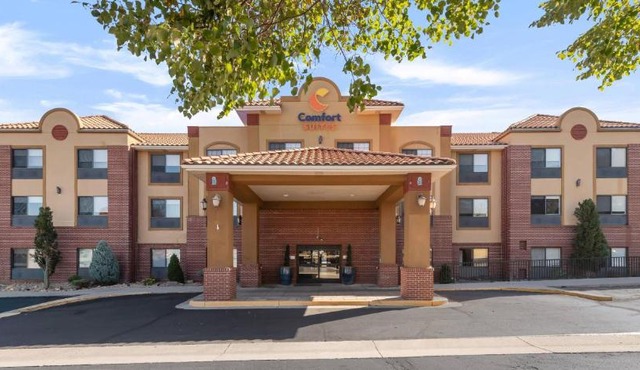 Comfort Suites Lakewood - Denver