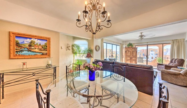 Condo in Plaza Nautica < 1 Mile to The Arch!