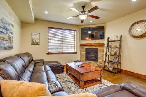 Condo w/Private Hot Tub, 2 Mi to the Jordanelle!