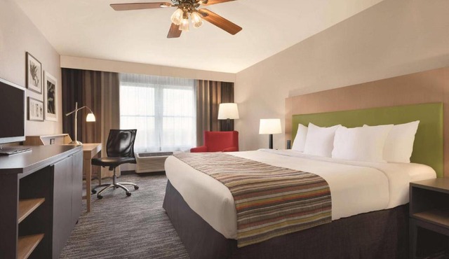 Country Inn & Suites by Radisson, Galena, IL