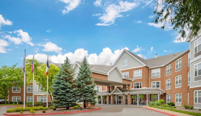 Country Inn & Suites by Radisson, Des Moines West, IA