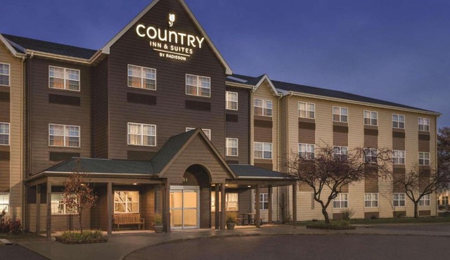 Country Inn & Suites by Radisson, Dakota Dunes, SD