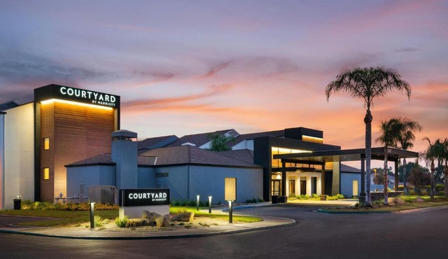 Courtyard by Marriott Fresno