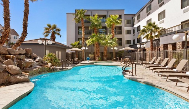 Courtyard By Marriott Las Vegas Stadium Area