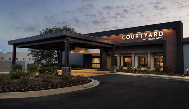 Courtyard by Marriott St. Louis Downtown West
