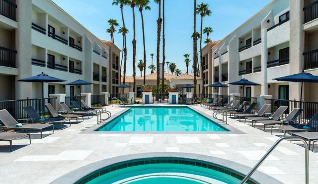 Courtyard by Marriott Palm Springs