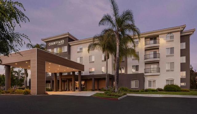 Courtyard Ventura Simi Valley