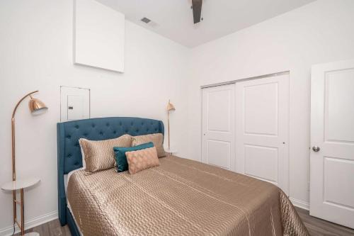 Covington Charm 202