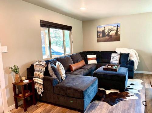 Cozy 2BR Updated Cabin in the Pines, Happy Jack