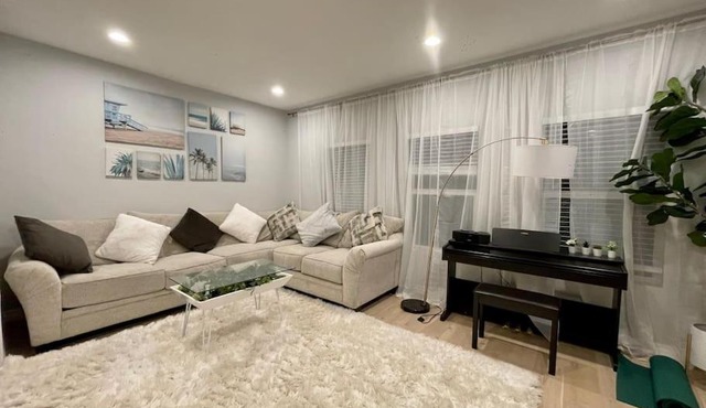 Cozy 3B2B beautiful home in pasadena old town with indoor fireplace and piano
