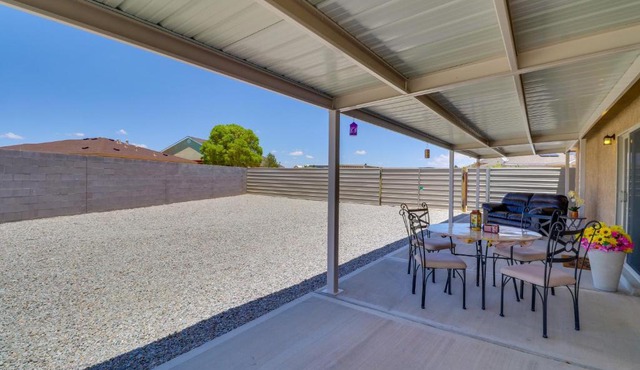 Cozy 3BR Home Outside Albuquerque