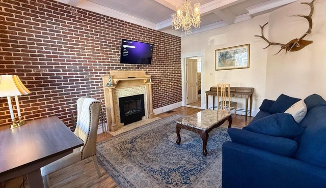 Cozy Condo In The Governor's Mansion Pets Okay