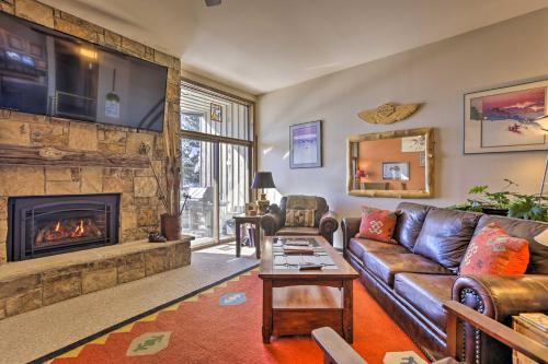 Cozy Condo w/View, Walk to Steamboat Ski Resort!