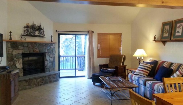 Cozy Flagstaff Home in Cool Pines - Country Club