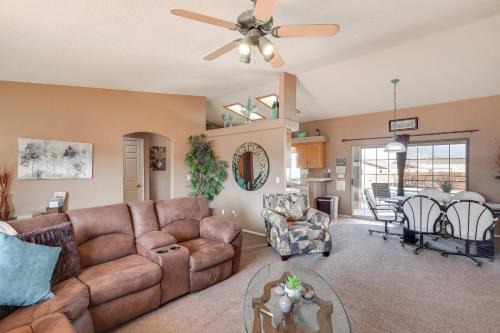 Cozy Lake Havasu City Home - Pool and Hot Tub