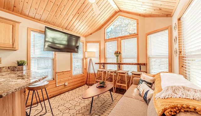 Cozy Mountain Escape · Peak Views · Woodland Park