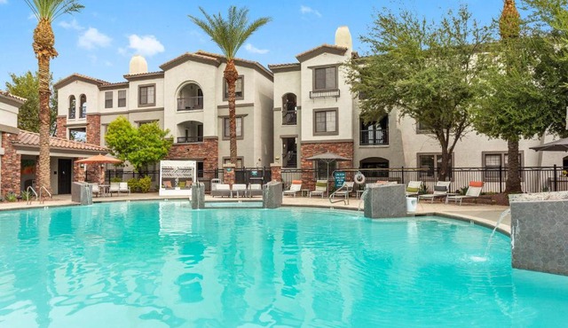 CozySuites Glendale by the stadium with pool 31