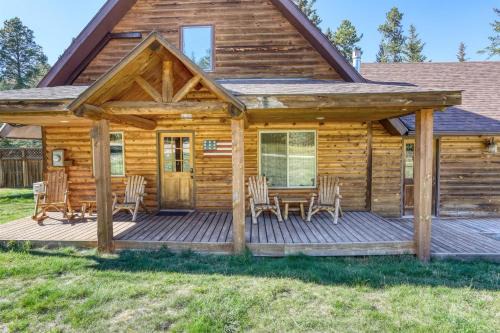 Creekside Cabin - Garage