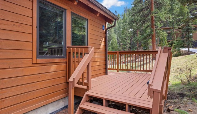 Creekside Suites 21 by Estes Park Condos