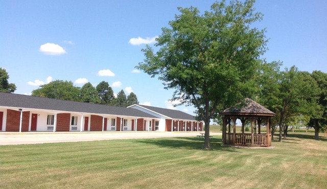 Crest Country Inn
