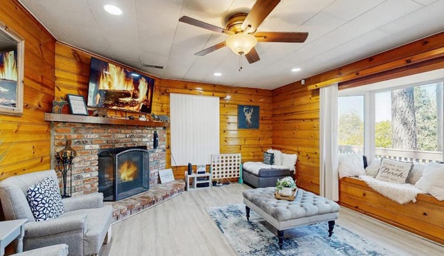Crestline Charm
