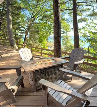Crystal View Hideaway - Spectacular Lakeview!