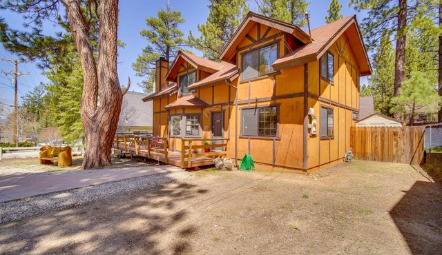 ‘Dancing Bear Lodge’ ~ 1 Mi to Big Bear Lake!