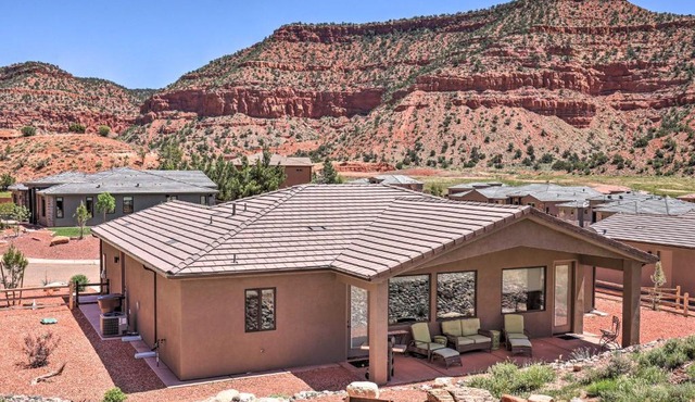 Day Trip to Zion: Home w/Fire Pit & Pool Access
