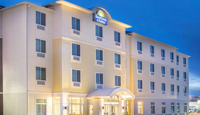Days Inn & Suites by Wyndham Kearney NE
