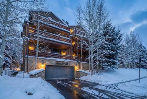 Deer Valley 2BR Condo with Hot Tub Walk to Lift