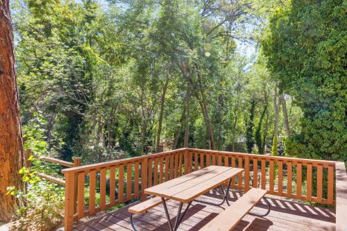 Deluxe little cabin 2 min stroll to Kern River