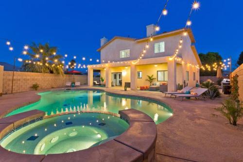 Desert Hideaway | Game room, Pool & Outdoor Kitchen [Free Spa Heating + Early Check-In]