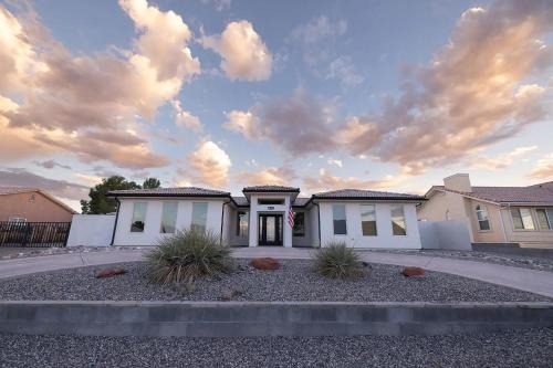 Desert RanchHouse