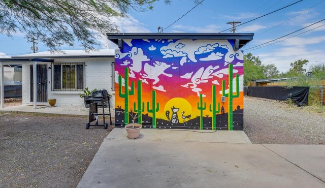 Desert Studio 5 Mi to Dtwn Tucson w/Shared Yard