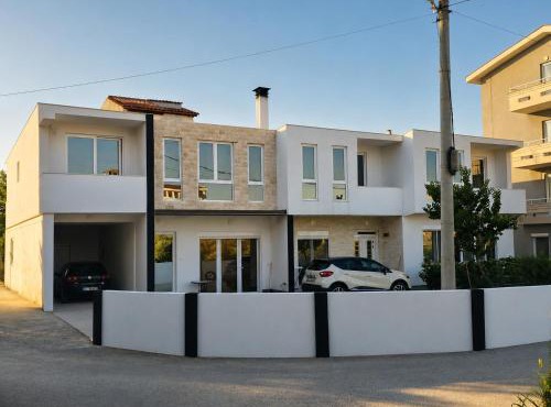 Diamonds Xh&A Apartments
