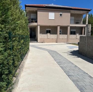 DIS LUX Apartments
