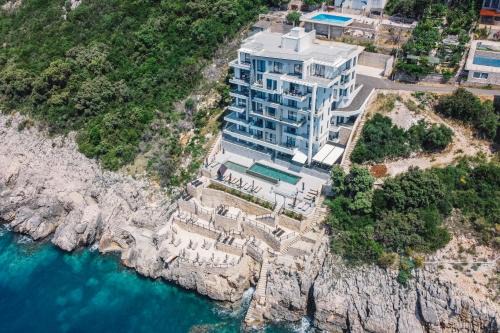 Dollaku Seafront Apartments