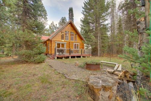 Donnelly Cabin w/Private Deck: Near Lake Cascade!