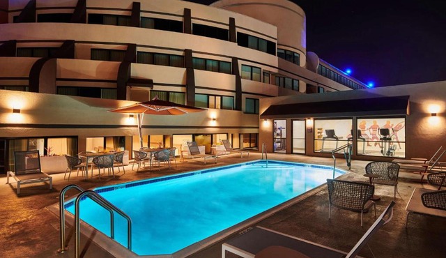 Doubletree By Hilton Fullerton