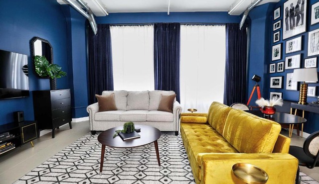 Downtown LA's Most Requested Property, Sleeps 4 with Free Parking!