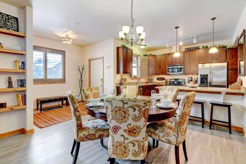 Downtown WP Condo 412 I Pool I Club House I Hot Tub I Great Views I Activity Program
