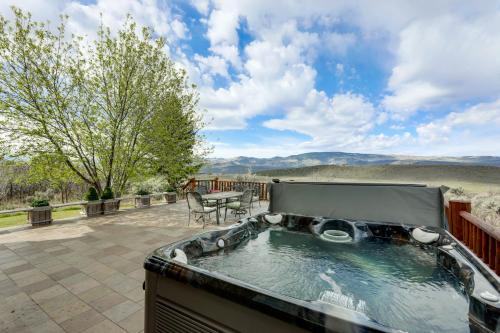 Dream Ski Retreat, 12 Mi to Iron Mtn Hot Spring!