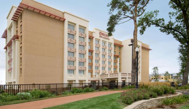 Drury Inn & Suites West Des Moines